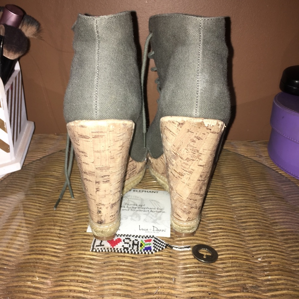 Call it Spring brand wedges - Picture 2 of 5
